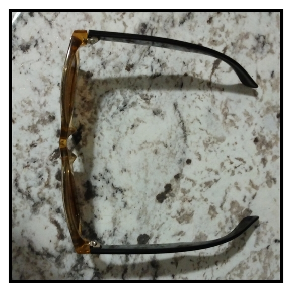 SOLD - Authentic Ray-Ban RB2132 New Wayfarer Bi-Color Sunglasses - Picture 6 of 8